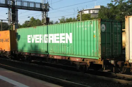 PortChief Container — 40DC dry on rail (Evergreen, 42G1)